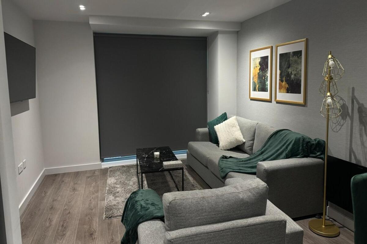 Modern 2-Bedroom Apartment In Heart Of Liverpool Exterior photo